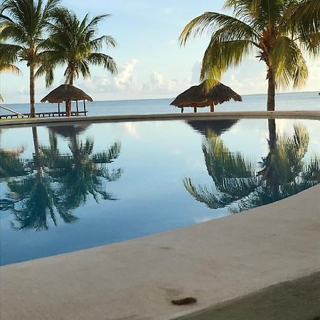 Front Beach Private Room With Shared Bathroom แคนคูน ภายนอก รูปภาพ