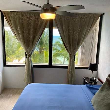 Front Beach Private Room With Shared Bathroom แคนคูน ภายนอก รูปภาพ