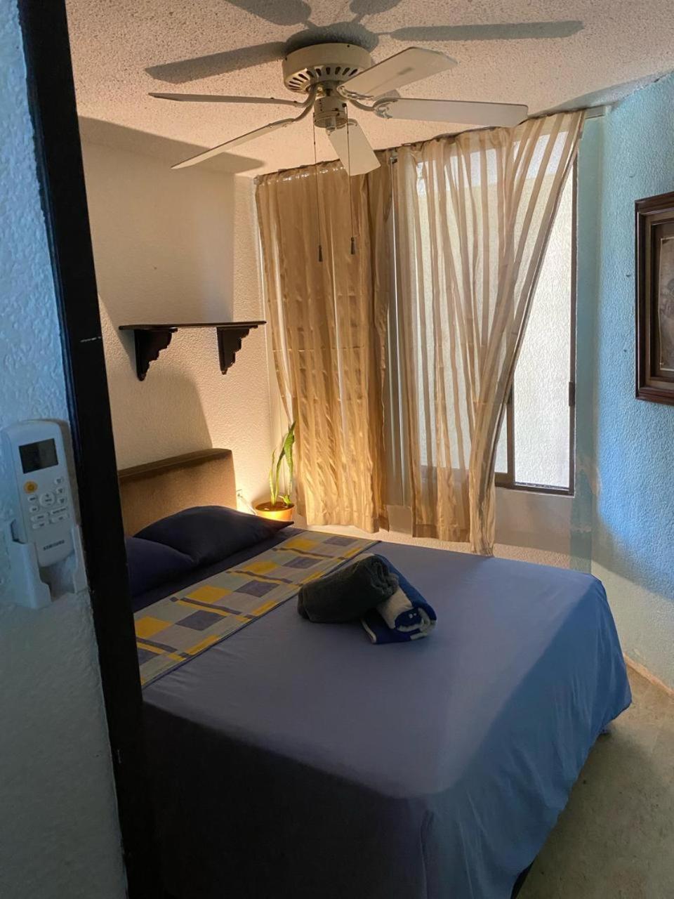 Front Beach Private Room With Shared Bathroom แคนคูน ภายนอก รูปภาพ