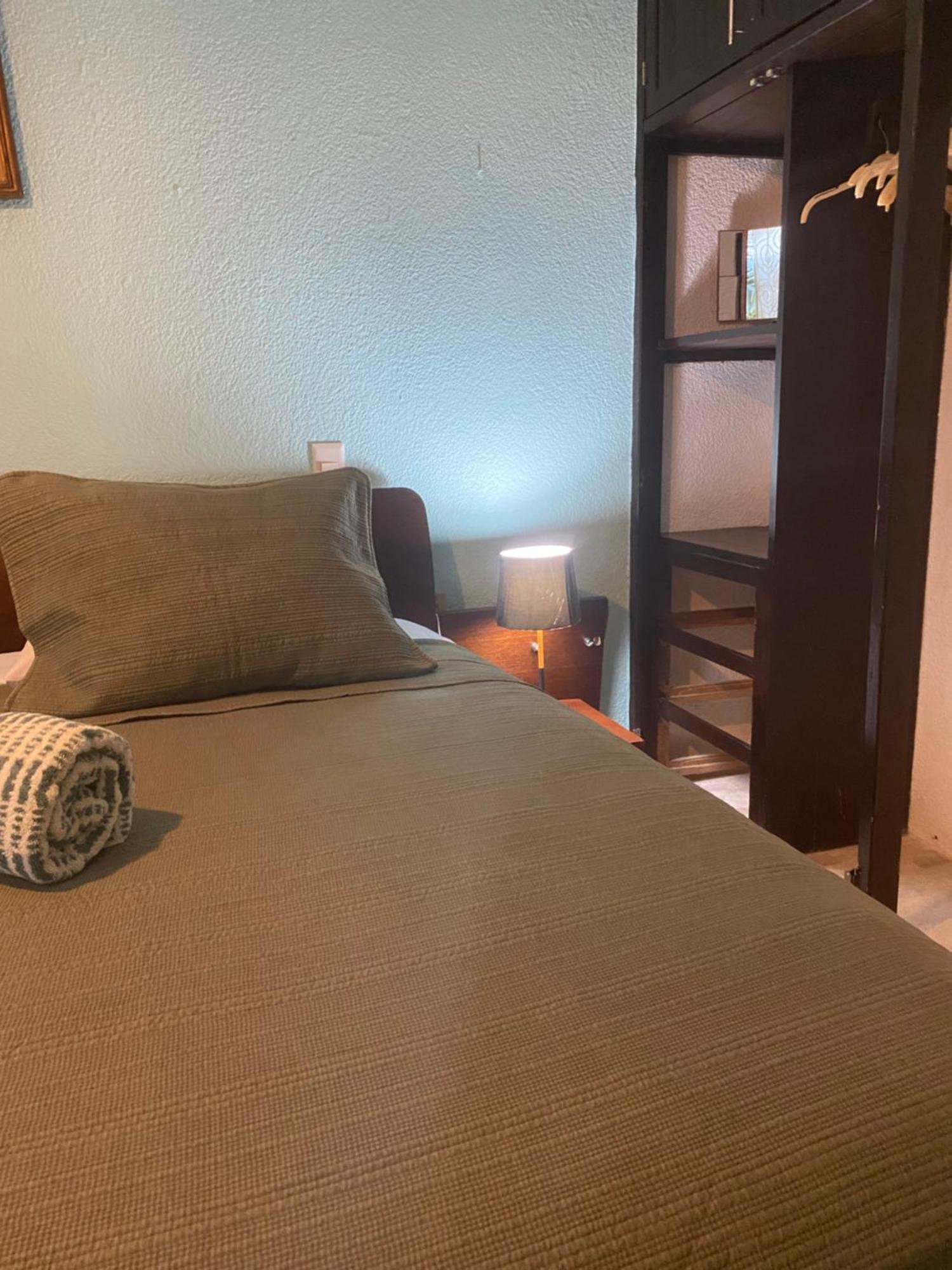 Front Beach Private Room With Shared Bathroom แคนคูน ภายนอก รูปภาพ