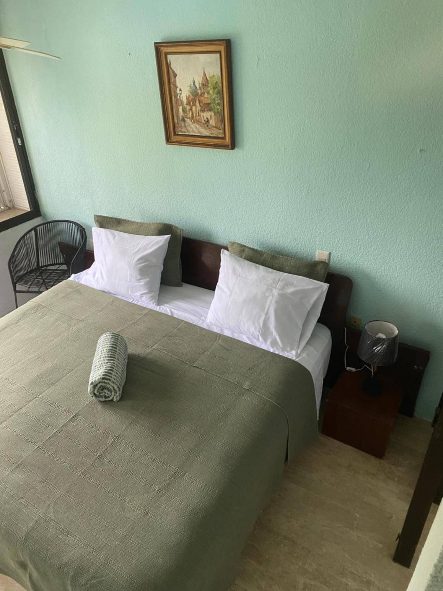 Front Beach Private Room With Shared Bathroom แคนคูน ภายนอก รูปภาพ
